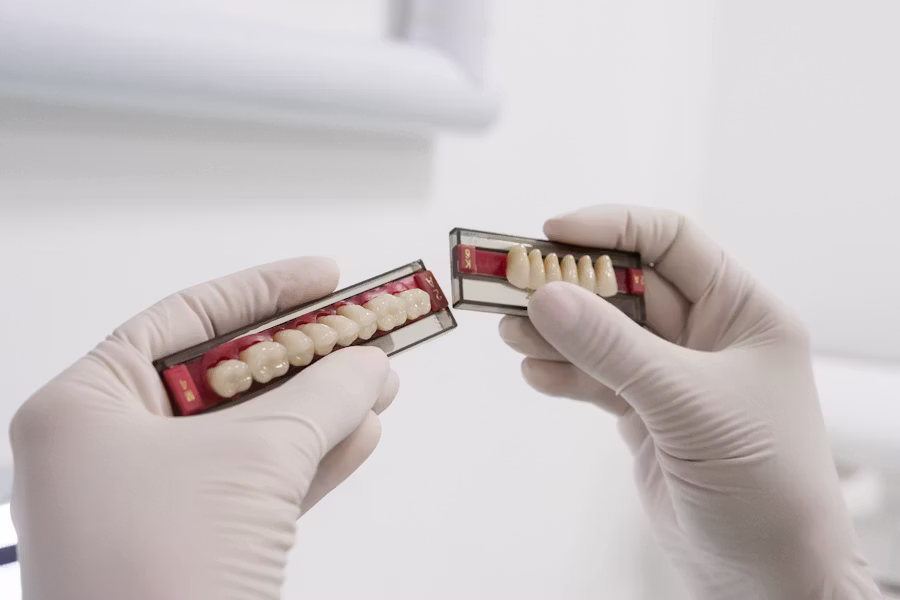 Cura dell'impianto dentale — Studio Odontoiatrico Dott. Enrico Martini