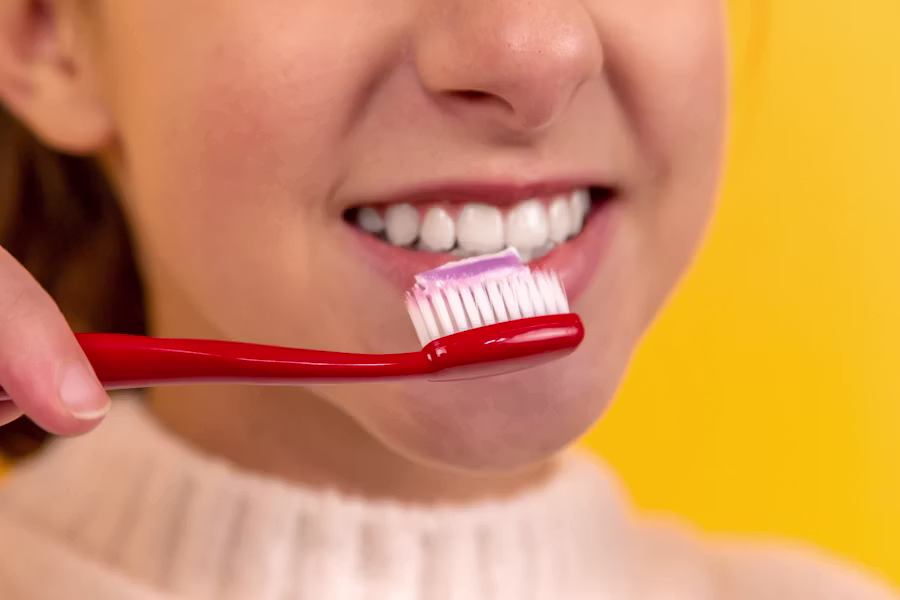 Pulizia professionale dei denti in studio — Studio Odontoiatrico Dott. Enrico Martini